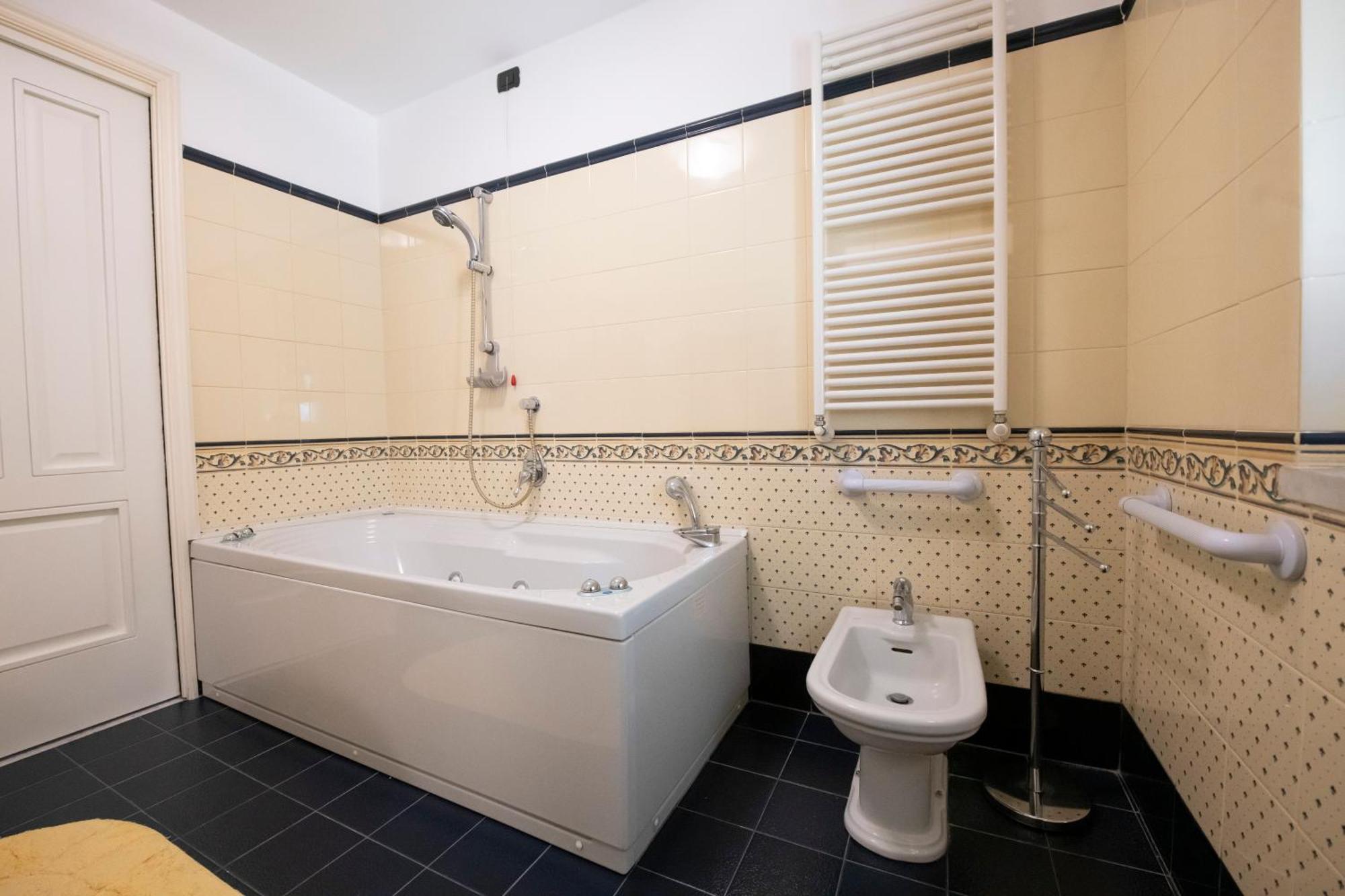 236 - Casa Corso Colombo - Centro Storico, Mare E Spiaggia A 200M - Parcheggio Gratis Incluso Сестри-Леванте Экстерьер фото